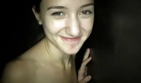 Kolme blondia tyttöä yhden onnellisen miryah porn miehen kanssa