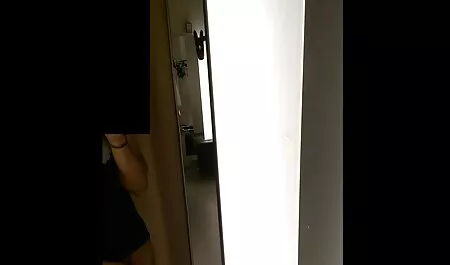 Kaksi miestä, joilla on porno onlai poikaystävä, joka ei ole ilman apua gangbangiin
