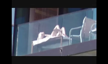 Valmentaja porno tissit on onnekas kaunis tyttö.