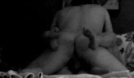 Penis piilossa aasin puolikkaan välissä porno xxxle