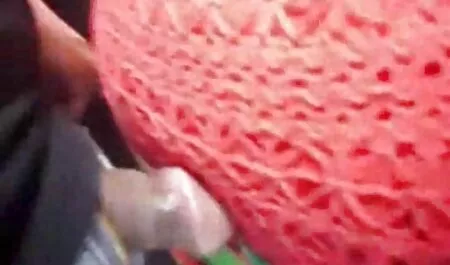 Suuri harvalukuinen mate kotona suosikki tanskalaista pornoa 69-asemassa
