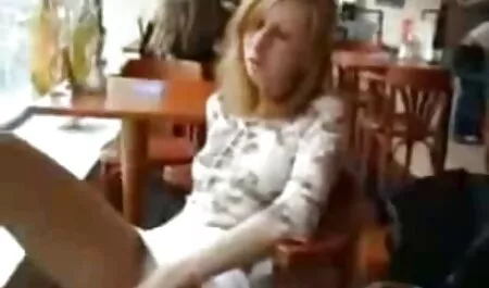 Sir, olkapään ilmais seksivideot leveys on hyvä sängyssä.