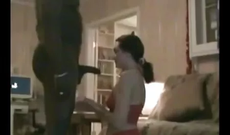 Mukava saksalaisnainen seksivideoita suostui lopettamaan nalkuttavan pornoagentin ottamisen jälkeen