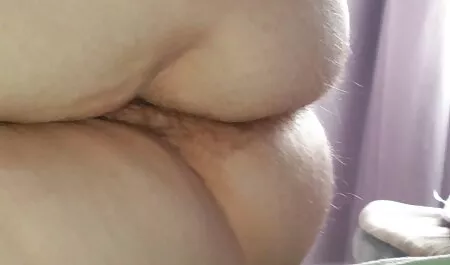 Aamiaisen jälkeen kauneus imee munaa ja porno vidieo xxx intohimoinen penkki.