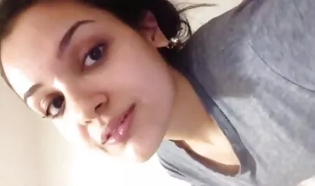 Vaimo miehelle pornnoa talossa tuolilla
