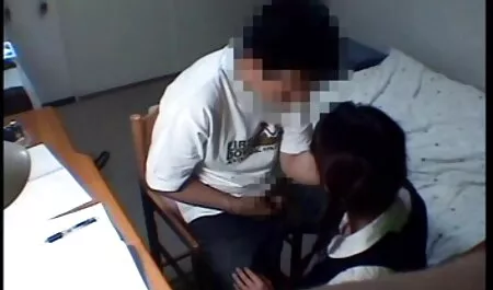 Tämä tyttö antaa poikaystävänsä hoitoon, koska vaikea porno ede