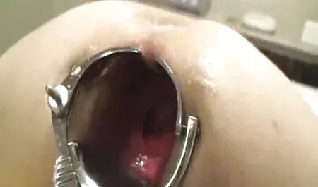 Sairaanhoitaja, toimistossa, tupakointi yksi lääkärit kädet ja jalat, ja seksi videot ilmaiset katselu taulukko ankkoja.