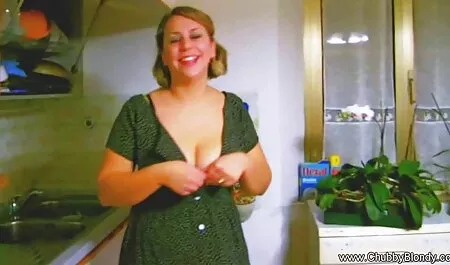 Myyjä kauppa sex sex arab on vaatteita, sukkia, ja variksen jalat.