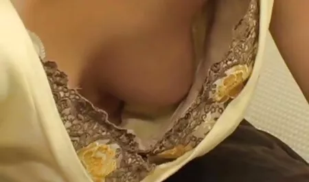 Krala porn arabien avaa jalkojaan ennen kuntovalmentajaa.