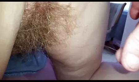 Luistelu Krala pystytti auton keskelle alaston porno vilkasta kaupunkia