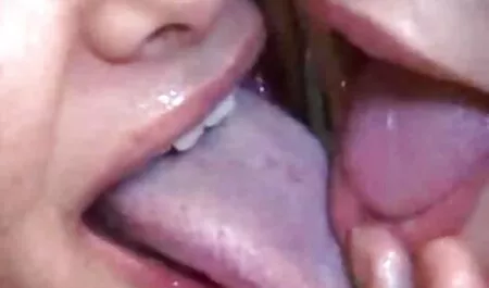 Cum aivohalvaus kotiporno siivu videoita, joissa naiset kohtaavat