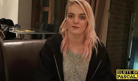 Naiset opettivat nuorille naisille, miten virtuaali porno tehdä hyvää miehelle
