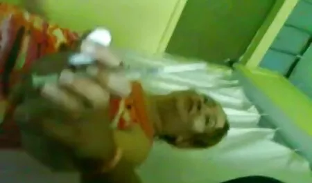 Erittäin mukavaa, kun pornosos on tyttö kylpyhuoneessa