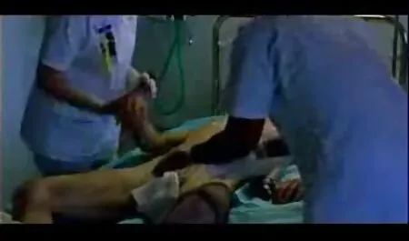 Paras pornosos ystävä pettää siskoaan niin kuvottavasti ja tuo hänet orgasmiin.