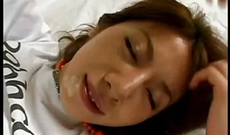 Punapää imee ystävät porno din Iso