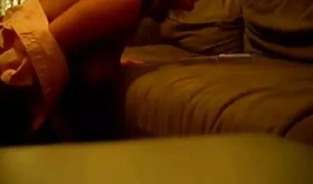 Lihaksikas mies keittiössä sperma pillu paksu ruuvi